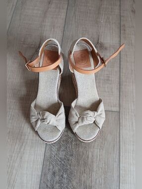 Tory Burch Macy Linen Espadrille Wedge Sandals. Size 7B